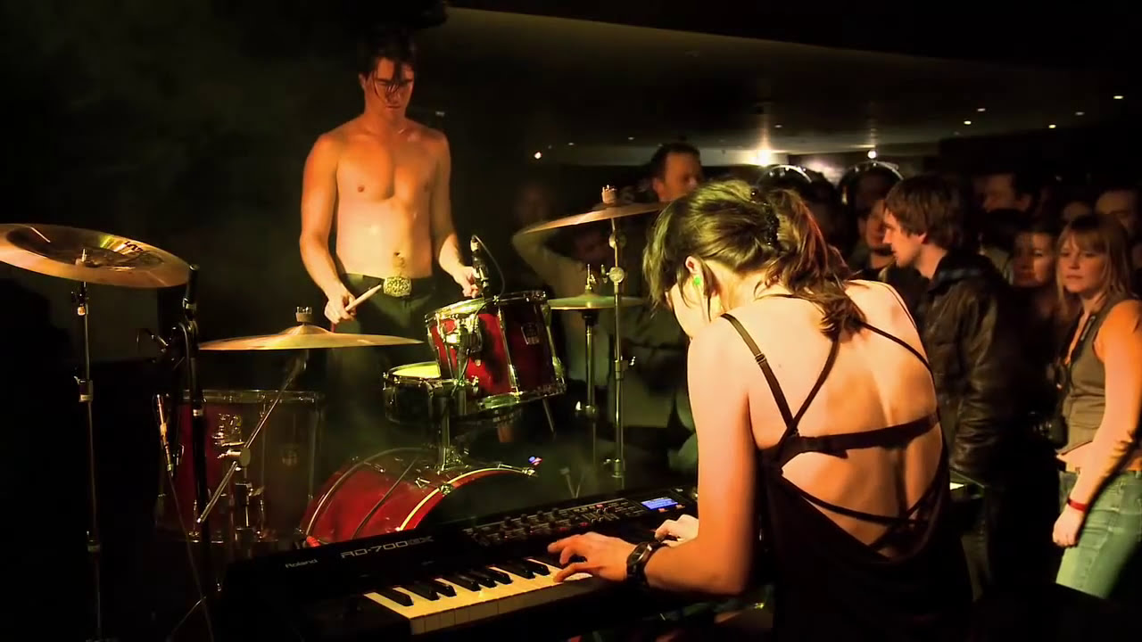 VIGGIE & VIKA - Live in Iceland - 7/10 - Tool - Vicarious