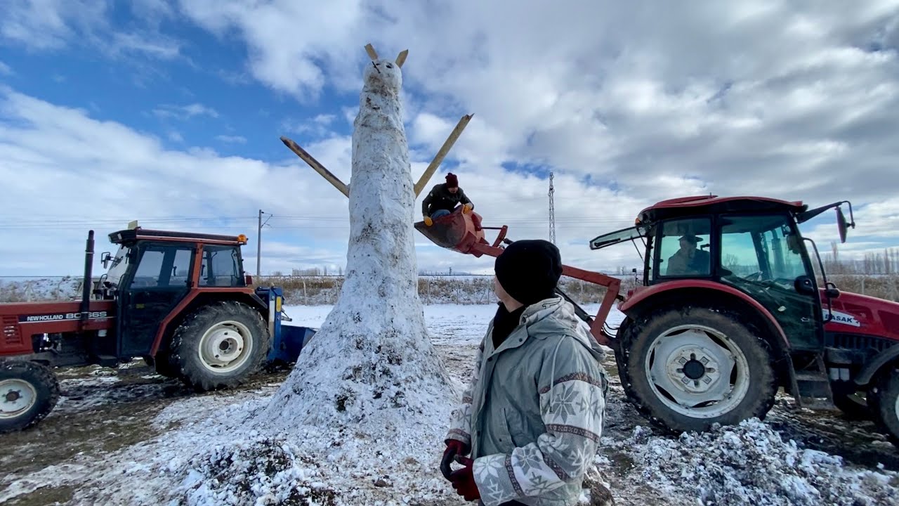 Traktörler ile 5 metrelik devasa kardan adam yaptık!  Tüm köy birlikte, Snowman