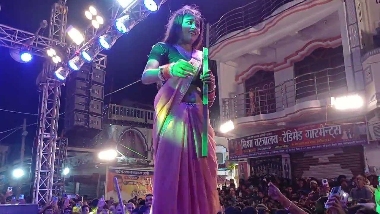 #khesarilalyadav #ye #raja #kahiyo #mahur #kha #k#Bhwanichhpar #stageshow #priyasohani #viral #show 