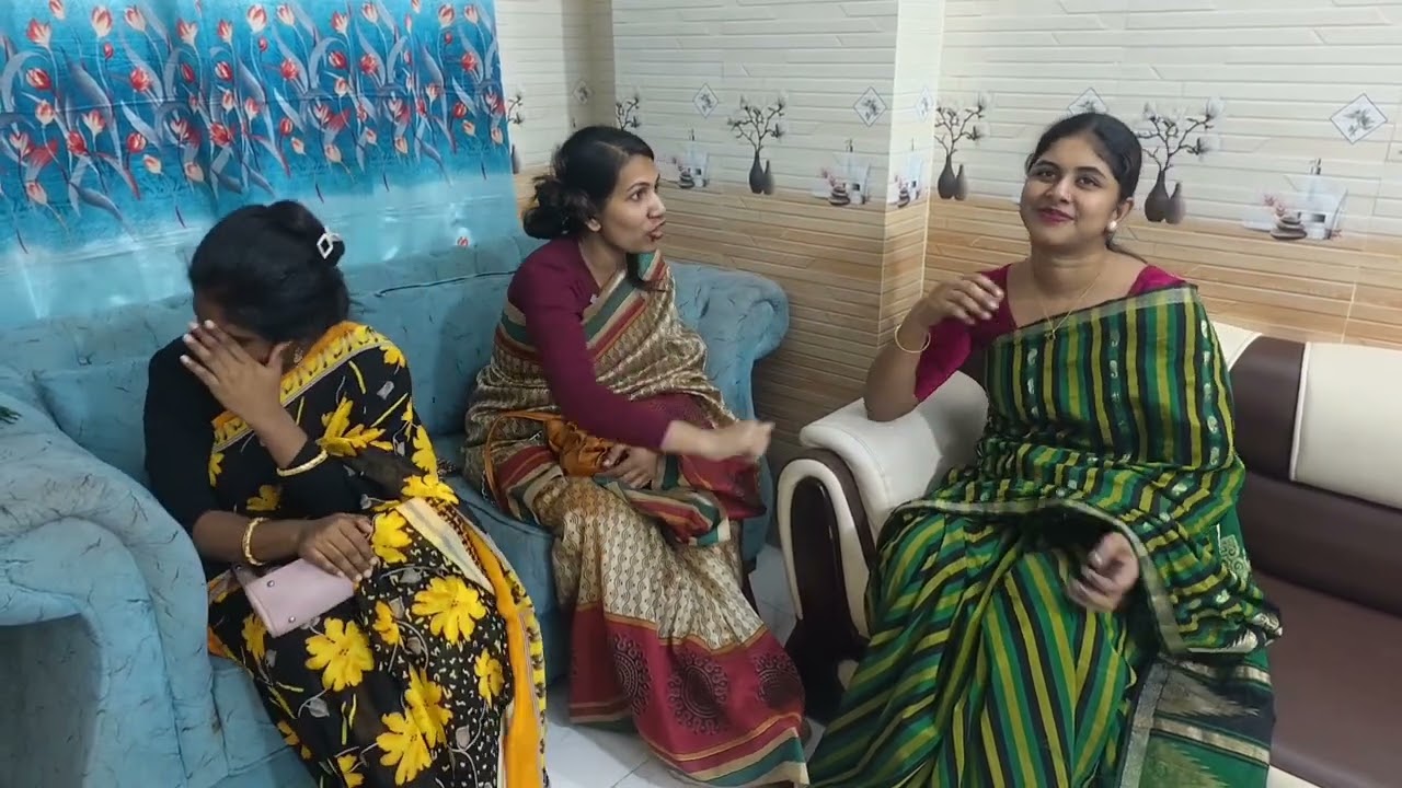 শশুর শাশুড়িকে দিল ছেঁড়া কাপড় ঈদে নিজের বাবা-মাকে দিল লক্ষ টাকা দিয়ে দামি দামি শাড়ি ছেলের বউ