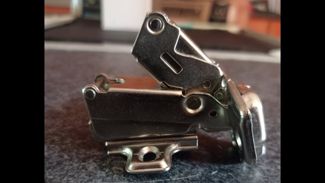 Como Colocar Bisagra de 180&deg; grados de Manera F&aacute;cil.