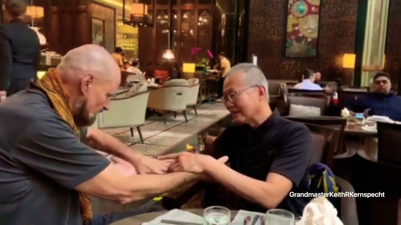GrandmasterKeithRKernspecht WingTsun and Wu Mei / 5 Ancestors friendly talking with their hands