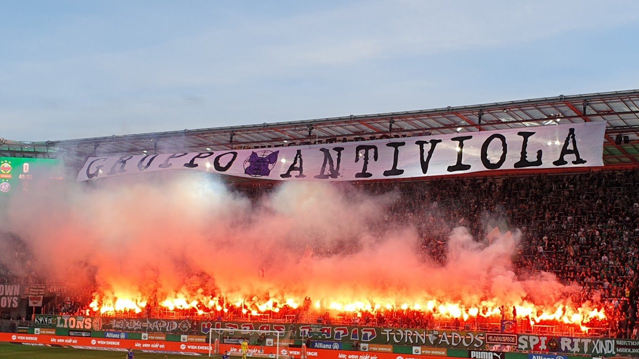 09.10.2022 Rapid Wien - Austria Wien 1:2, Choreo, Pyro, Support
