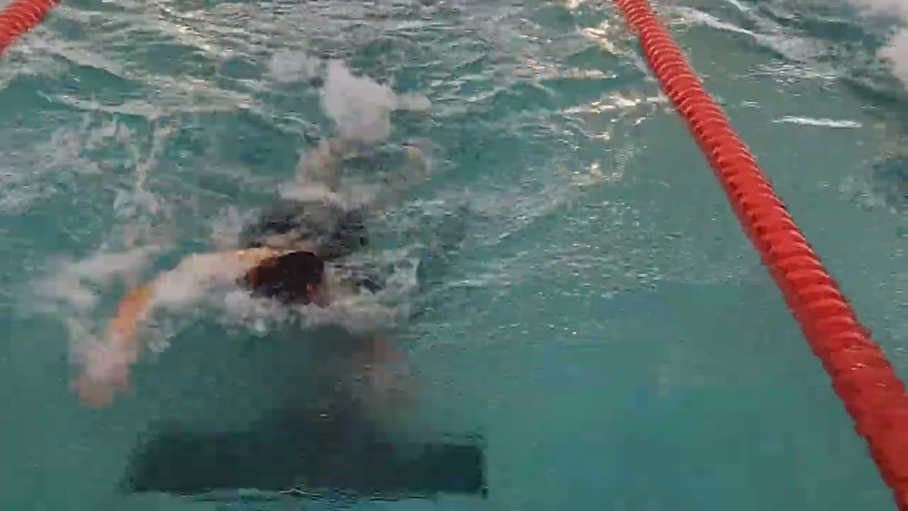 GIRLS 400 FREE RELAY