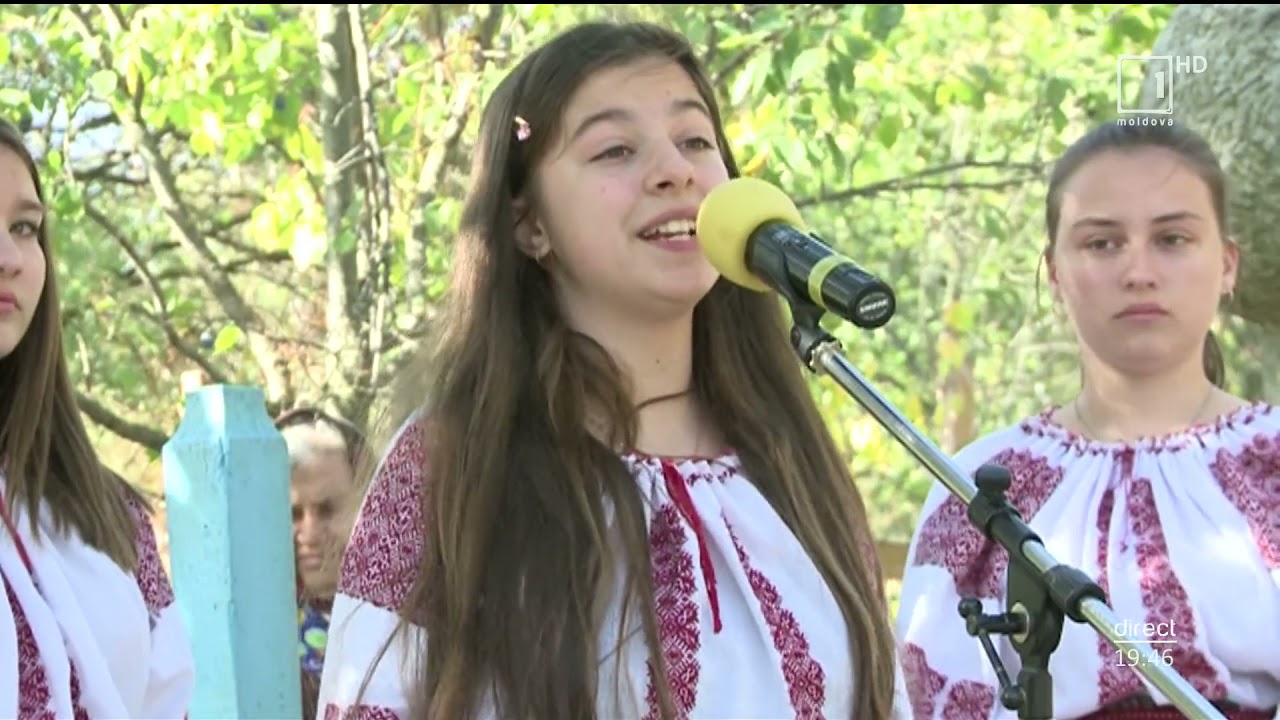 Mesager:  Omagiu cântăreţei Maria Drăgan, în satul ei de baştină