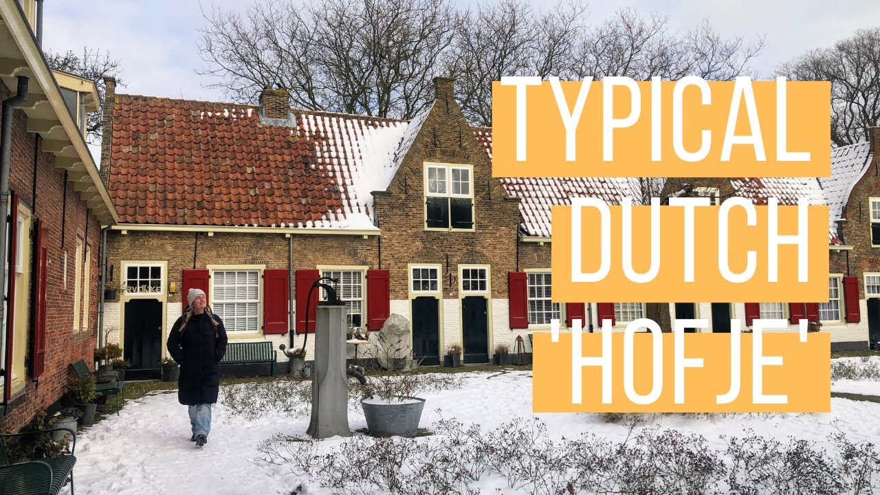 Winter walk in Heilige Geest Hofje, Naaldwijk, Netherlands: courtyard, almshouses and a chapel ❄️⛪