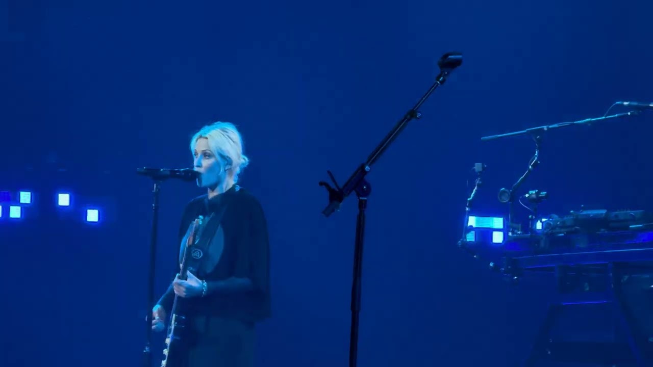 Linkin Park | Over Each Other | Abu Dhabi #linkinpark #concert #lpu 