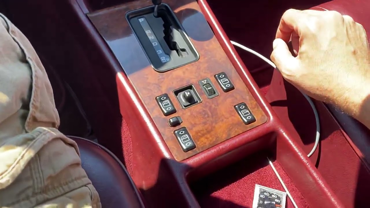 1987 560SEC- interior features