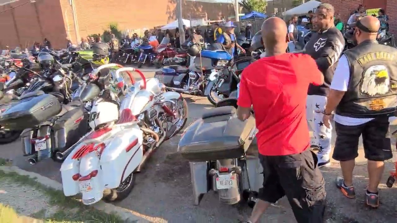 Sunday Funday meet up at Hells Lovers clubhouse then hangout at Bikers Corner