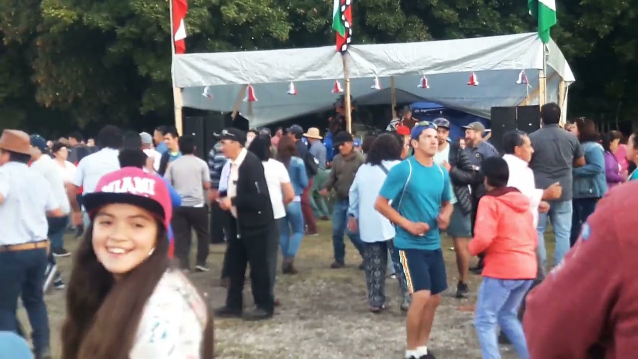 los manantiales en isla maillen en la primera fiesta campesina