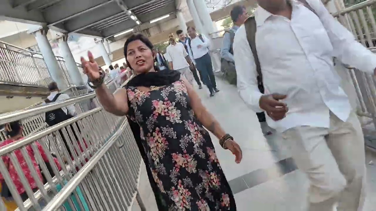Vlogs video# Anand vihar ISBT railway station location near by delhi metro#/