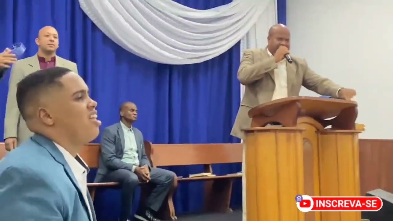 😱 Veja isso este pastor não e desta terra (pastor Leonardo Costa) #corinho de fogo 🔥