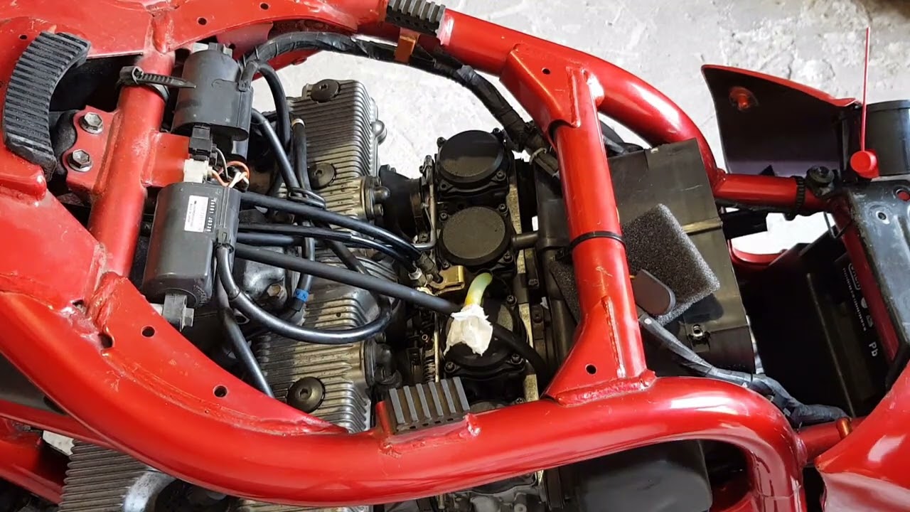 Bandit GSF 600 część1 - wyjęcie gaźników
