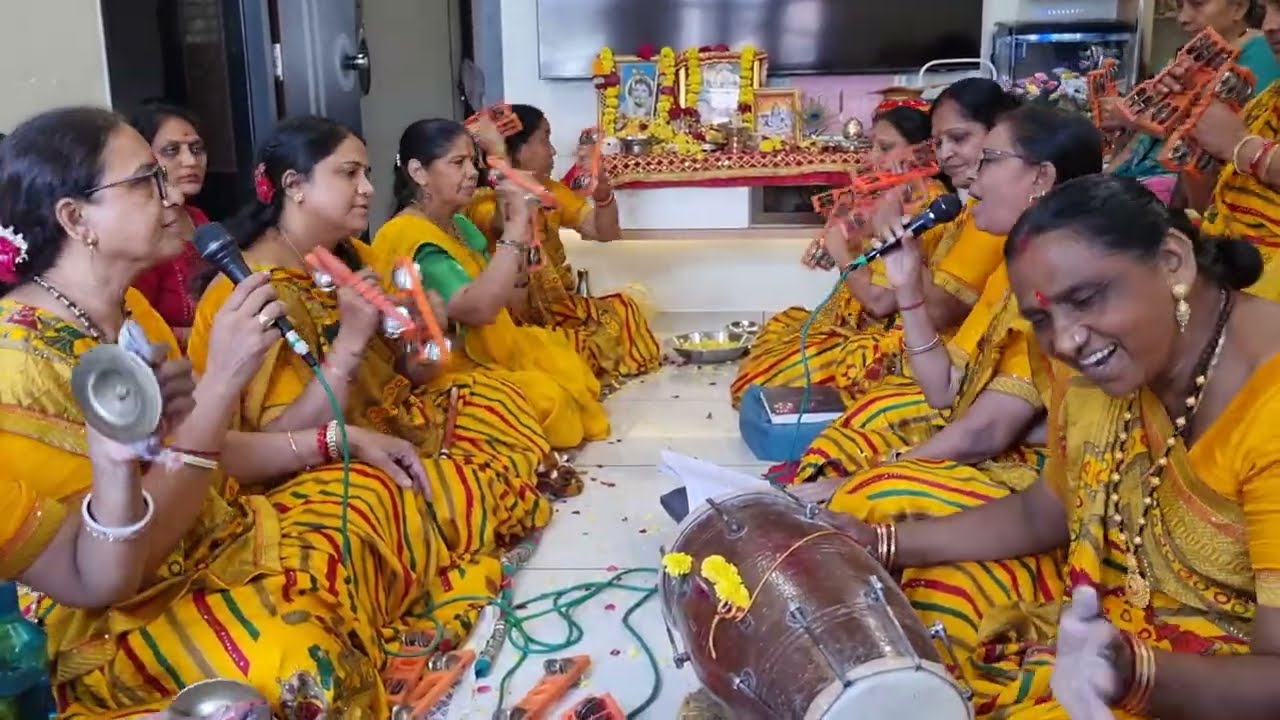 લખેલું છે 🌺આ તો મારા કાનુડાની મોરલી નો નાદ 🌺