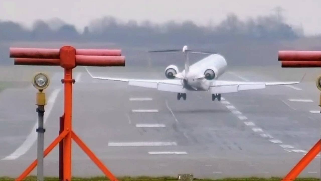 Drift and Drop😮 GO AROUND 💨✈️Mitsubishi Bombardier CRJ-1000
