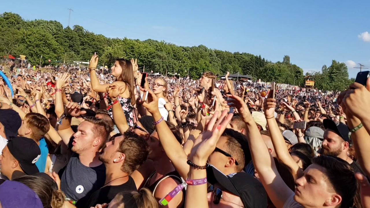Raf Camora & BonezMC - Safari feat. Maxwell  live@ Happiness Festival