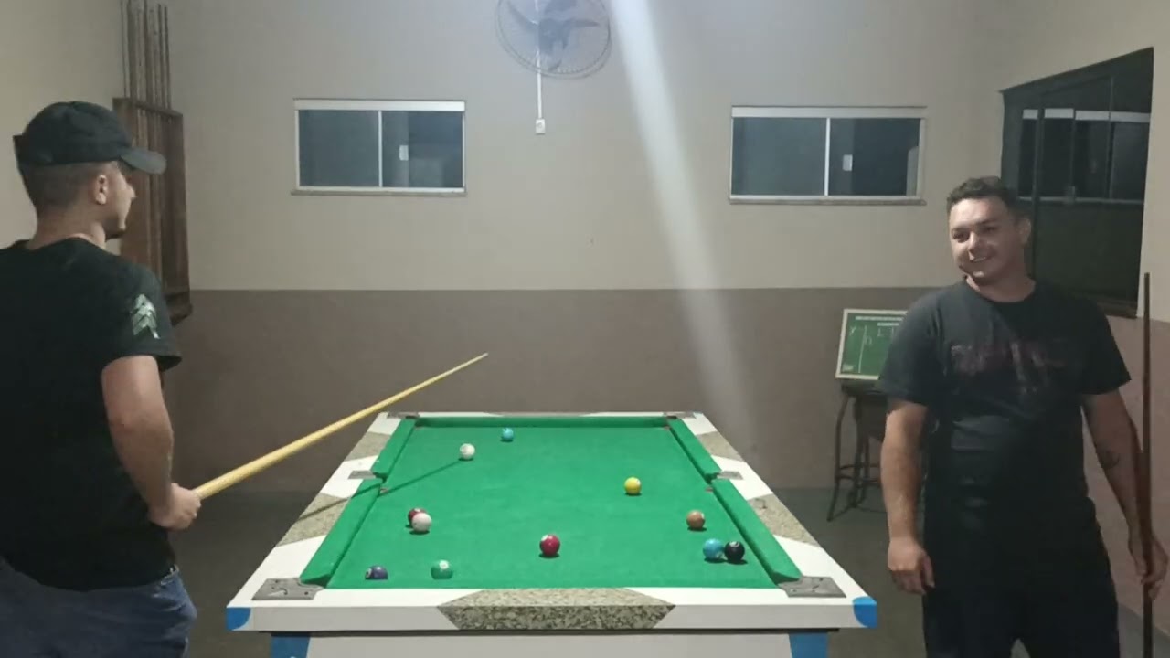 Jogo completo de sinuca (Léo vs Jean)