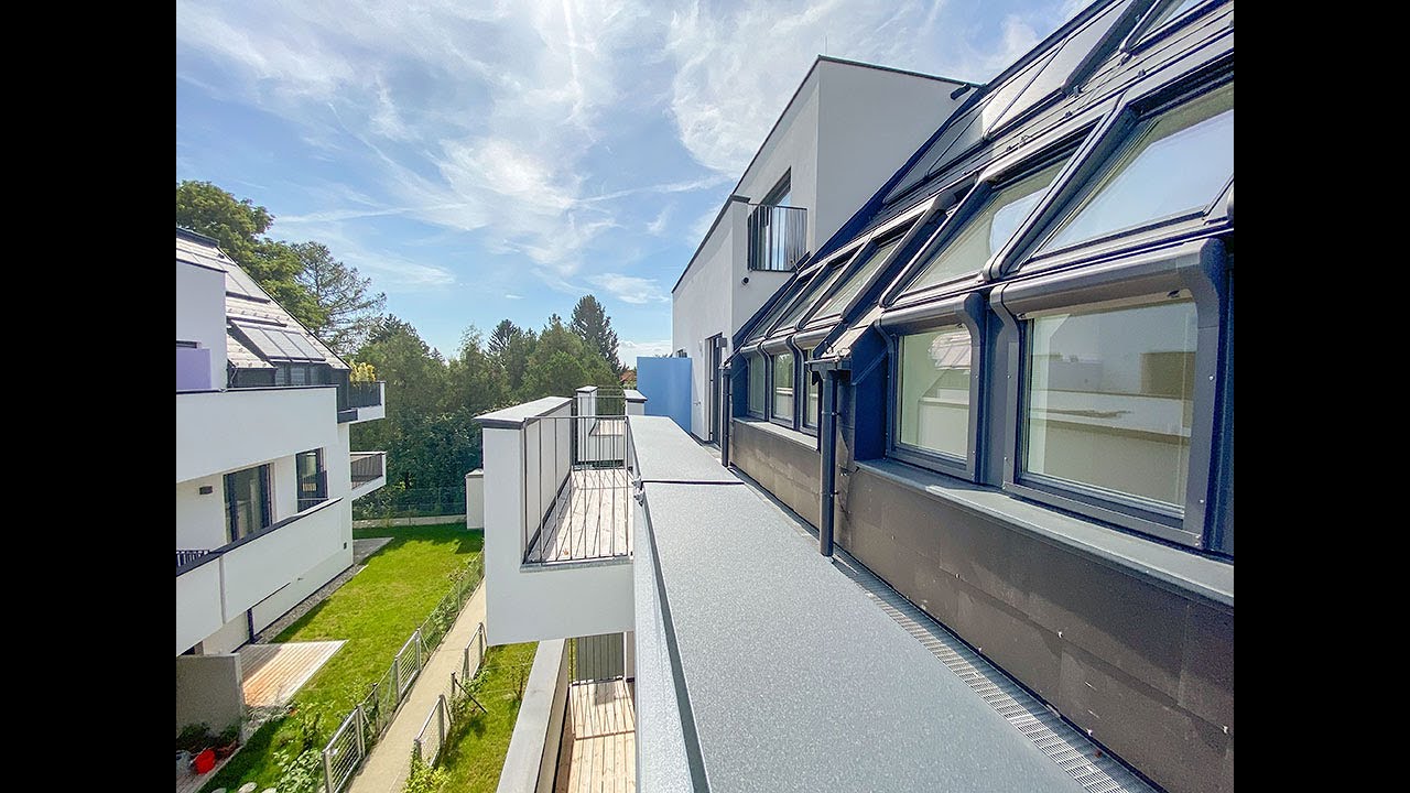 Kleine Dachgeschosswohnung mit Terrasse im Erstbezug //