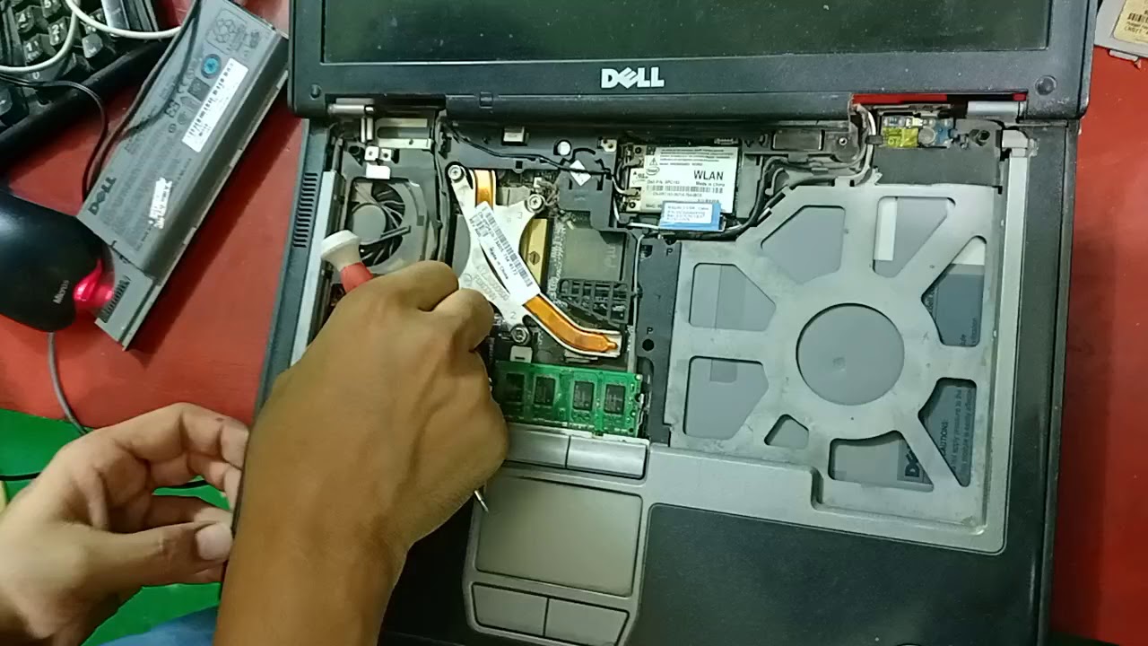 طريقة فك وصيانة لاب توب ديل D620