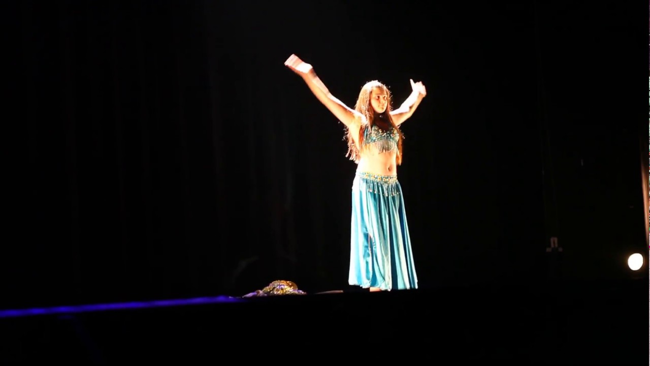 Spectacle Danse Orientale, Theatre Simone Signoret, Juin 2014 Groupe 2 (Solo Morgane)