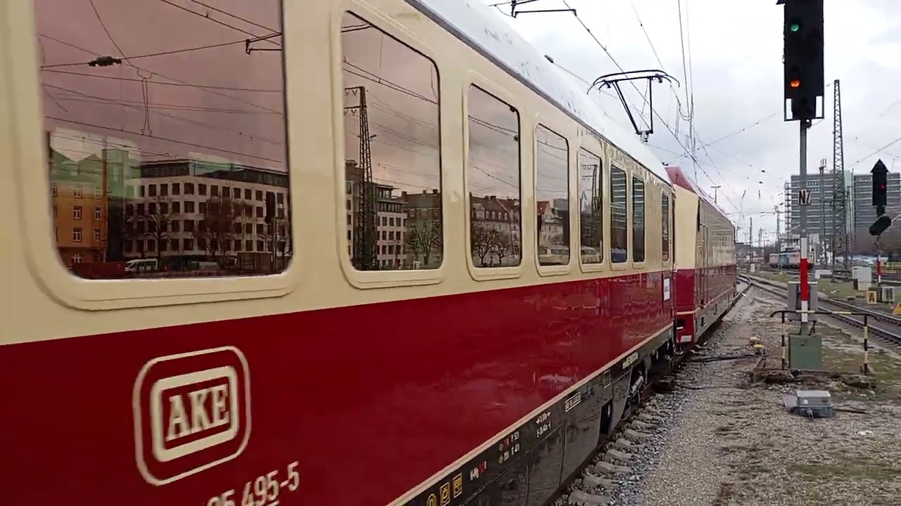 101 001-6 AKE Reingold als Sonderzug nach Österreich 