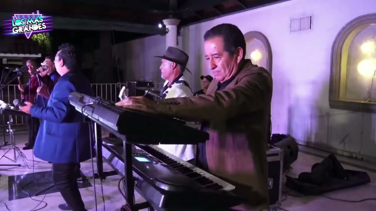 Los Bronce ~ Popurri Chicano