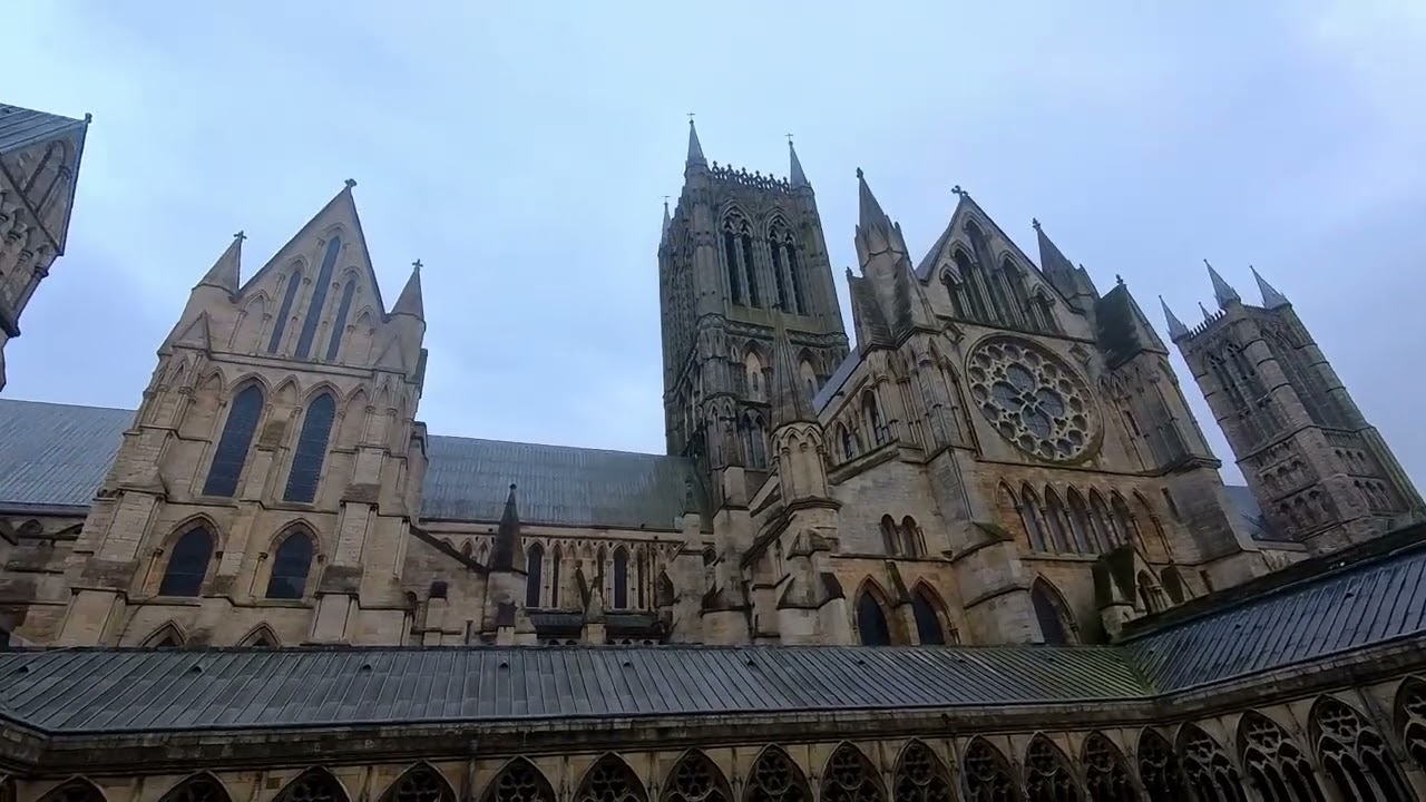 Glow Golf, Catherdral's, Pubs and Night Clubs | 2026 Vlogs - 67