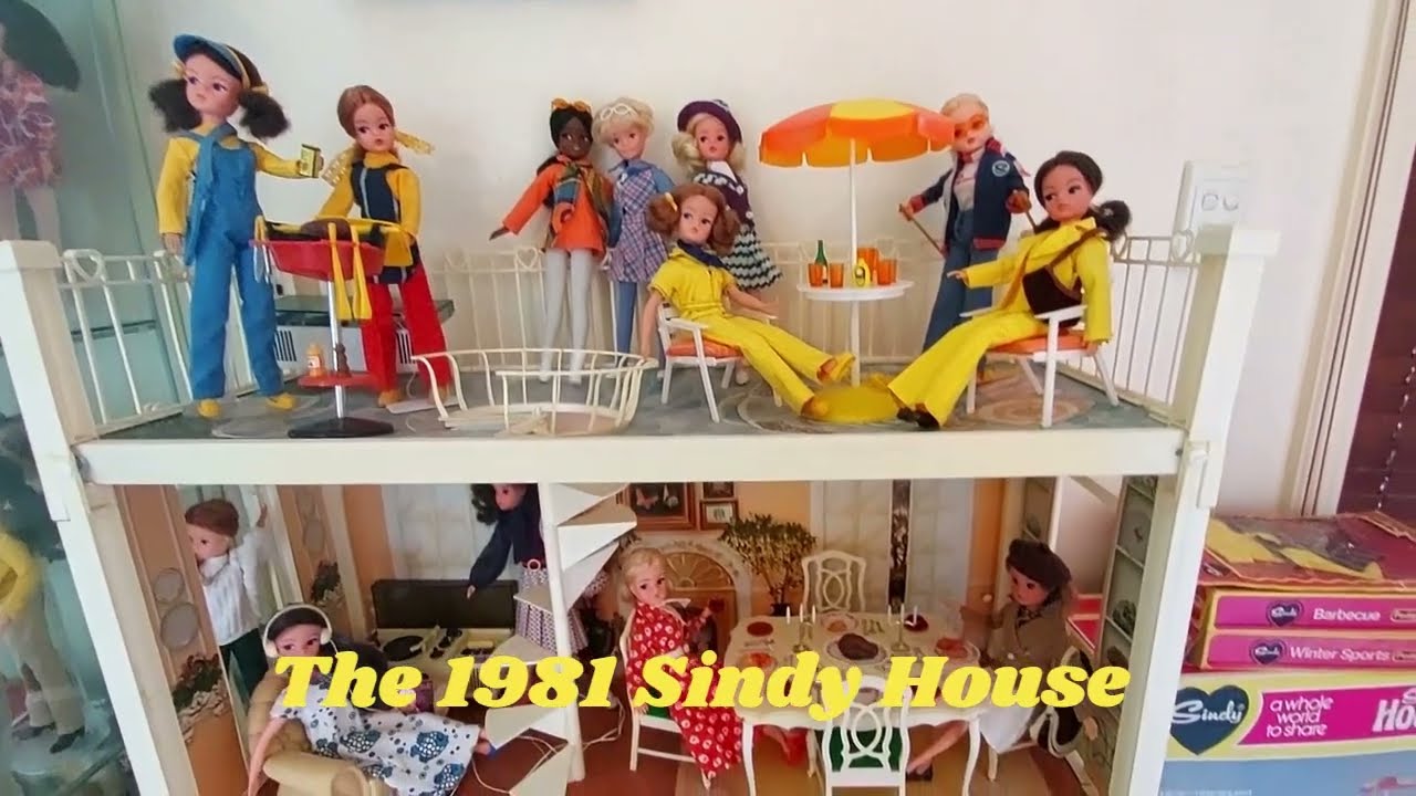 A tour through my Dolly displays Part 3