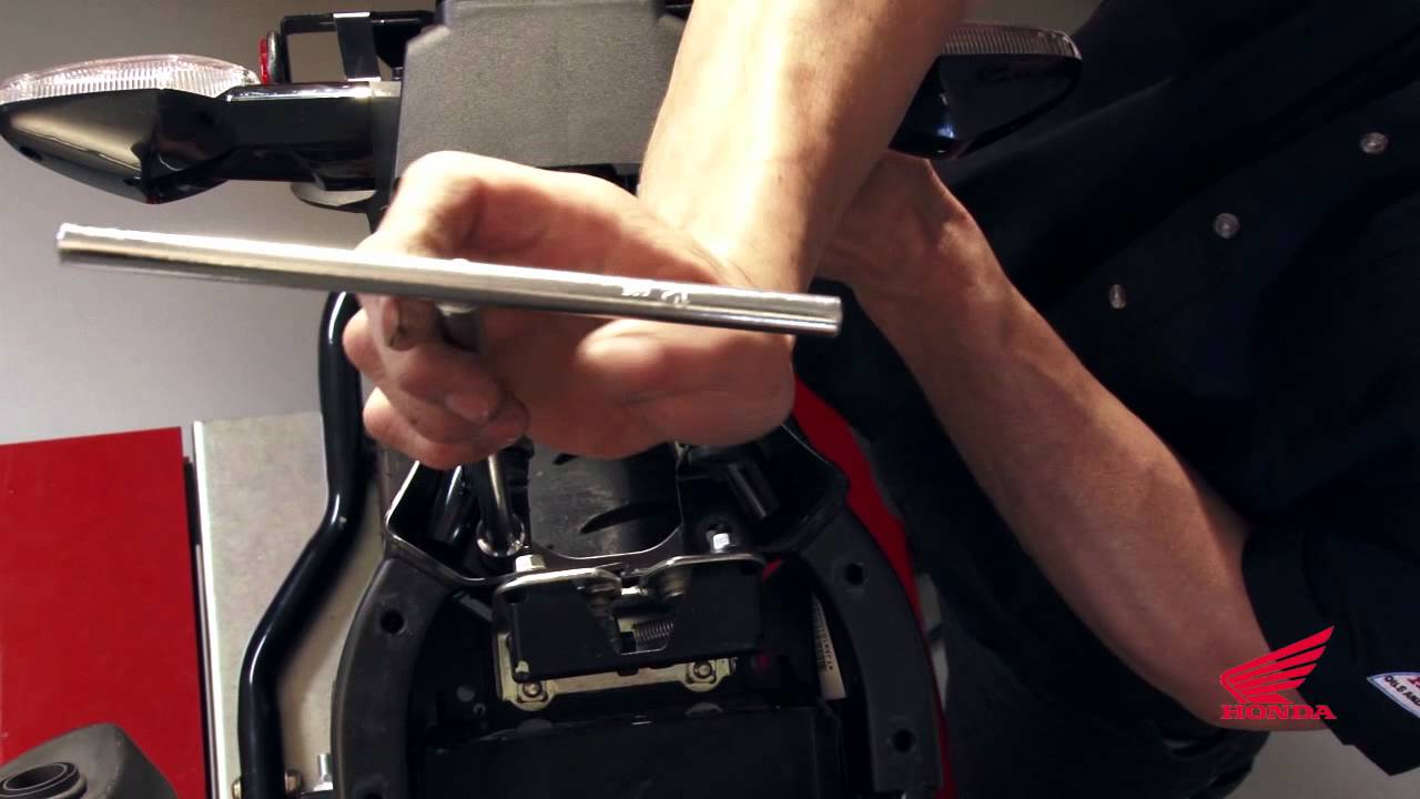 CBR250R Race Kit Installation: Removing the Stock Bodywork