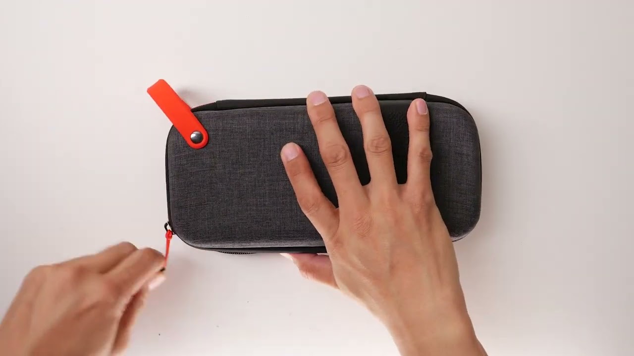 How To: Removing the Tray in a Deluxe Travel Case