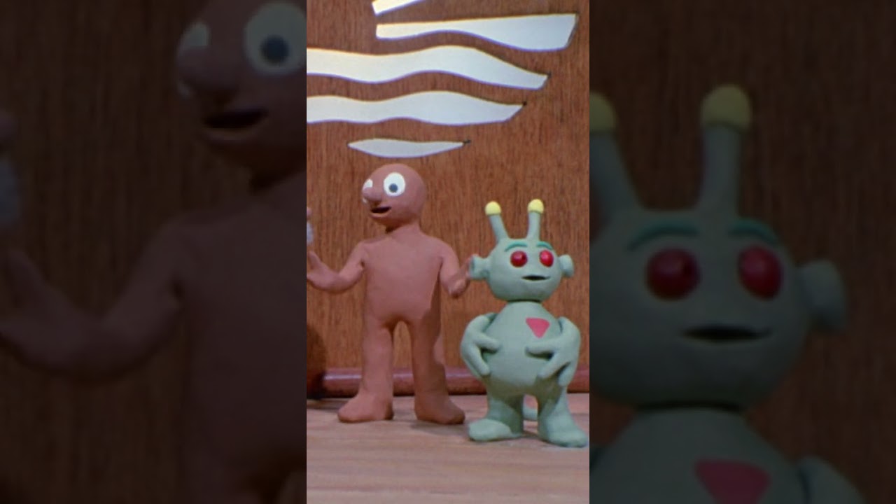 THE AMAZING ADVENTURES OF MORPH! - THE STRANGE VISITOR -  #stopmotion #morph #funny