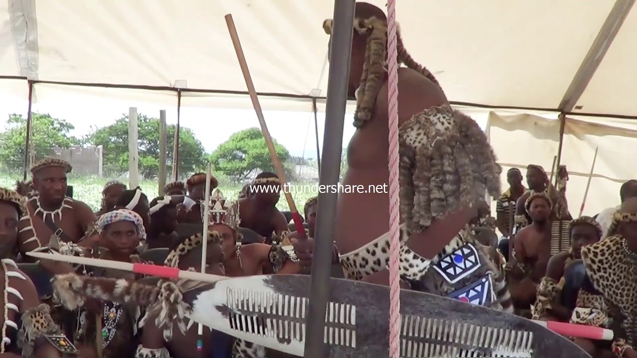 Izinsizwa zejadu eMpangeni singing warrior songs. By Ntokozo Ndlovu