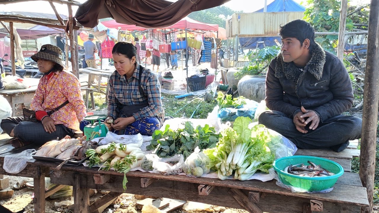 ផ្សារតាមភូមិ សំបូរស្តៅ ណាស់ខែរងារ