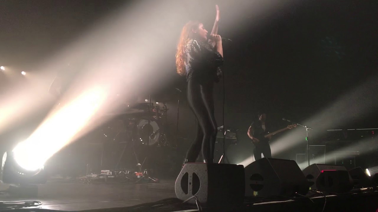 Izia - Let me Alone live @Stereolux Nantes 29/11/2019