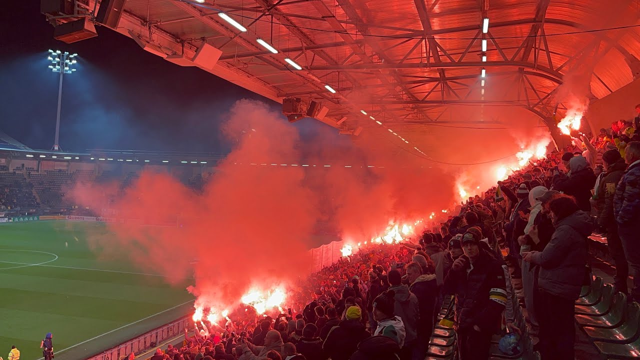 ADO Den Haag 120 jaar | sfeeractie met vuurwerk