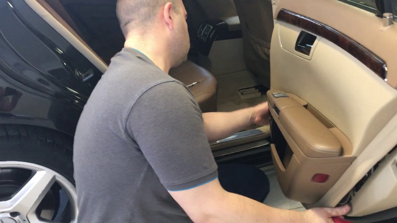 Mercedes S-class W221 Rear door panel removal