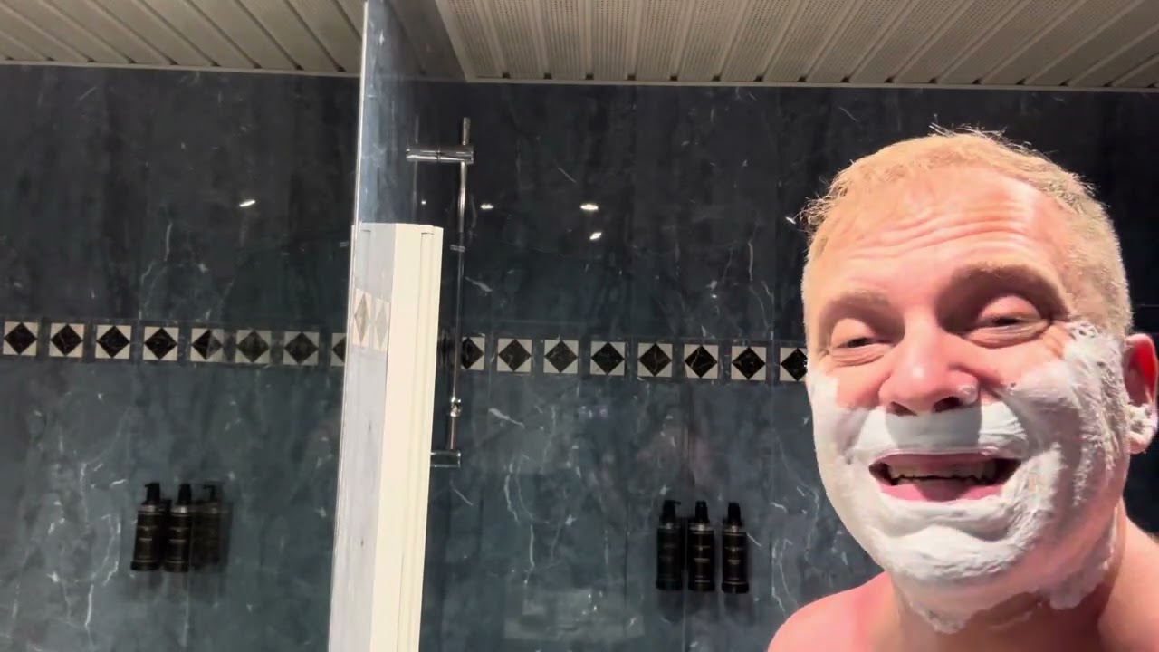 El Afeitado en Sevilla es una maravilla de la mano del jabon xtra xtra prfesional Cella￼