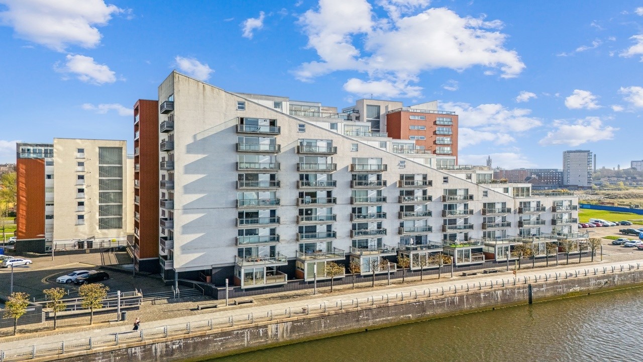 302 Meadowside Quay Walk, Flat 9/1, Glasgow G11 6AX
