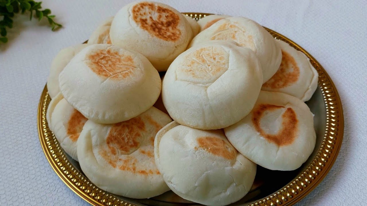 Воздушный арабский хлеб, приготовленный без выпечки в печи, мягкий и невероятно вкусный.