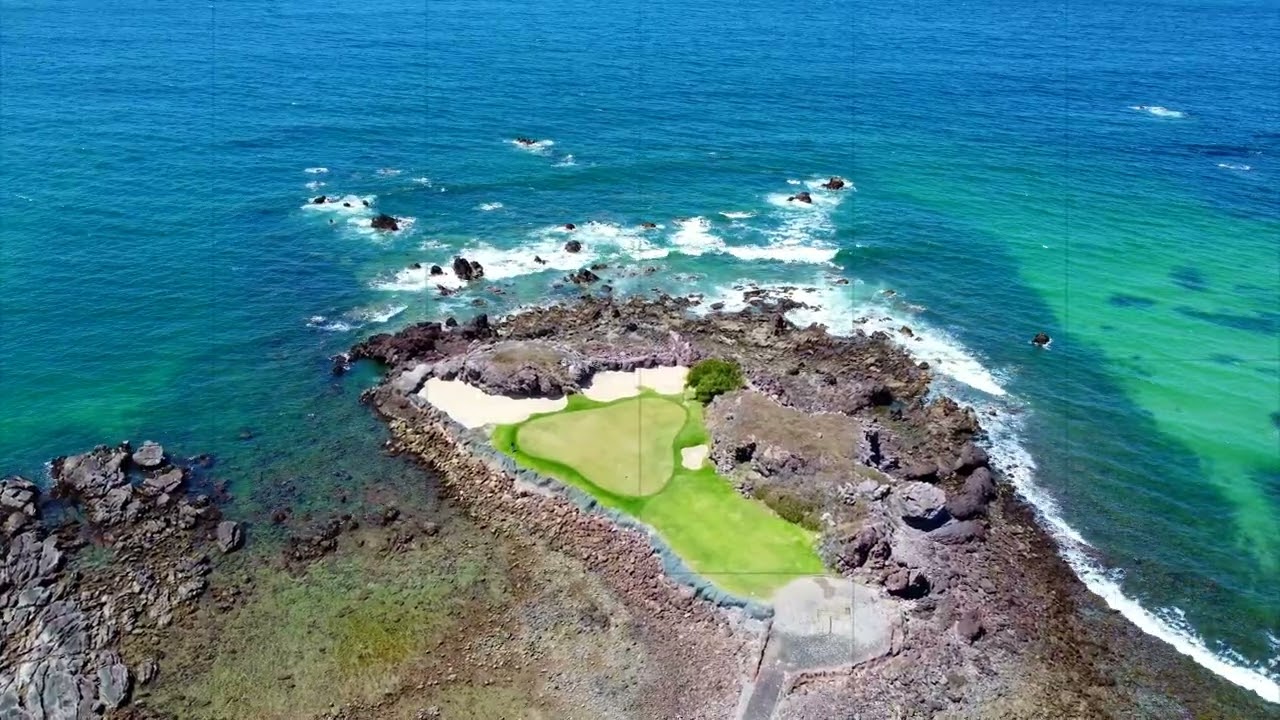 Tail of the Whale, the famous hole 3b at Punta Mita's Pacifico Course