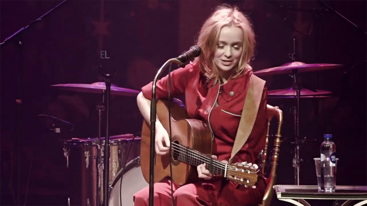 LISA EKDAHL - HON FÖRTJÄNAR  HELA HIMLEN