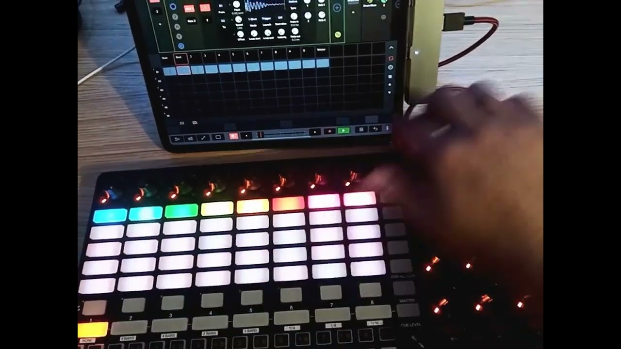 Drambo & APC40 mk2 using Streambyter light up script in AUM.