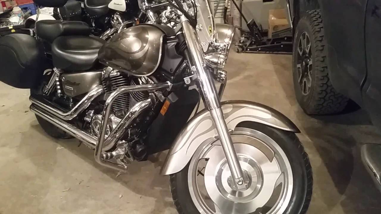 2006 Honda Shadow Sabre 1100 Motorcycle Saddlebags Review - vikingbags.com
