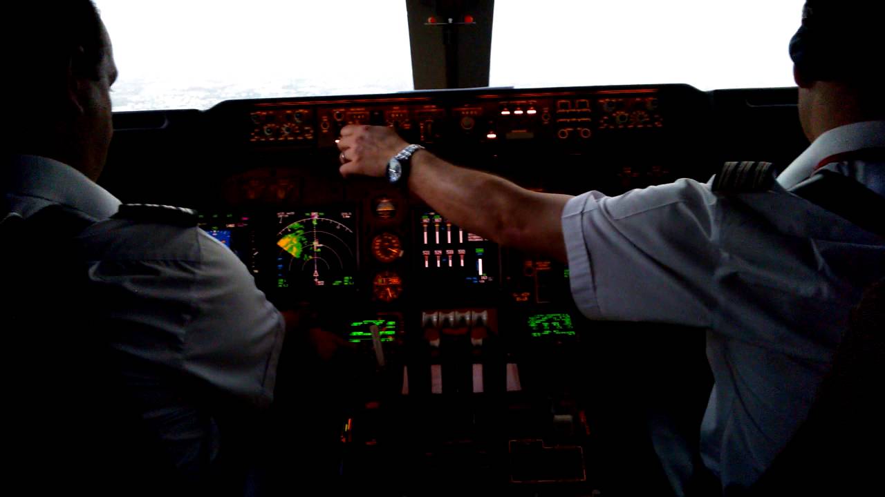 Into Barbados, West Indies. Virgin Atlantic B747-400. Approach and landing.
