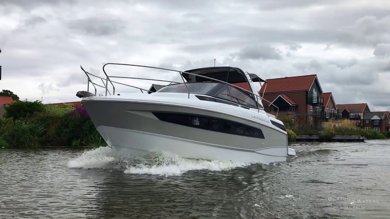 New Jeanneau Leader 30 - On the water