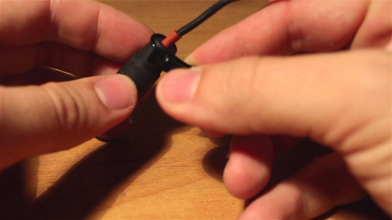 How to: attach clips to U&scaron;i microphones