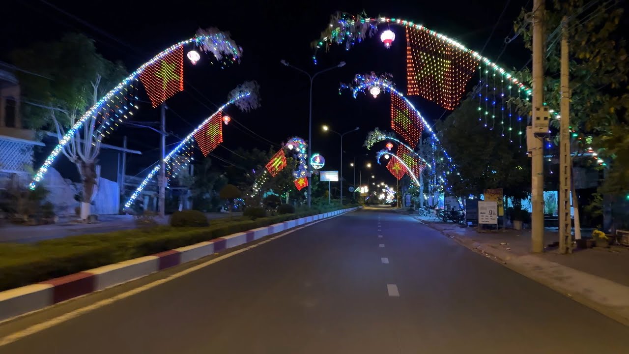 How my town is decorated during Tet holiday 