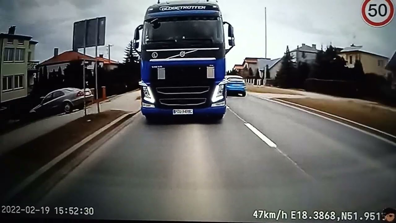 Kierowca Volvo FH ma w du... odstępy