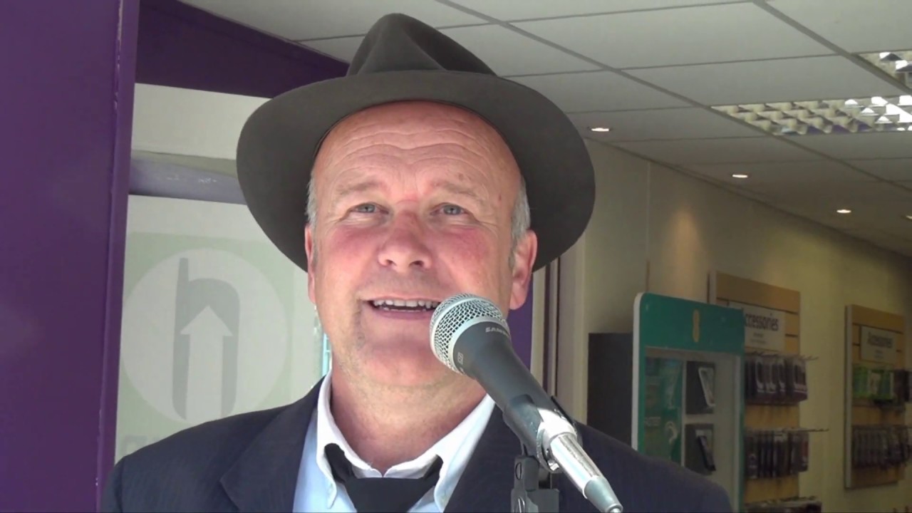 Andy Marshall Crooner Newquay 2013