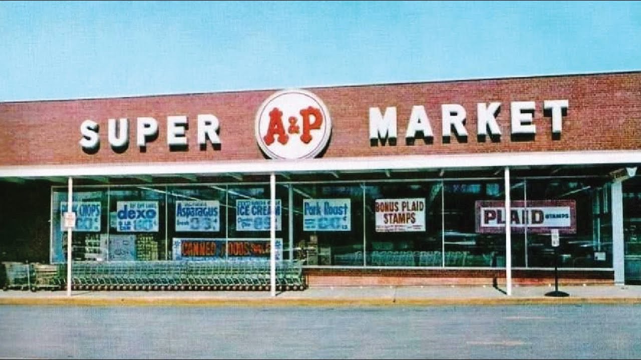 Grocery shopping at A&P - Life in America